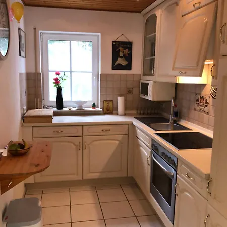 Unter Den Weinbergen Трайс-Карден