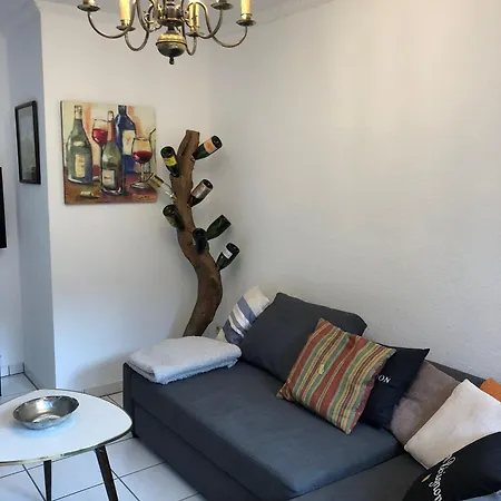 Unter Den Weinbergen Apartment *