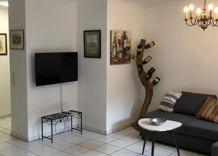 Unter Den Weinbergen *