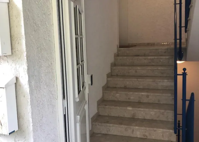 Unter Den Weinbergen *